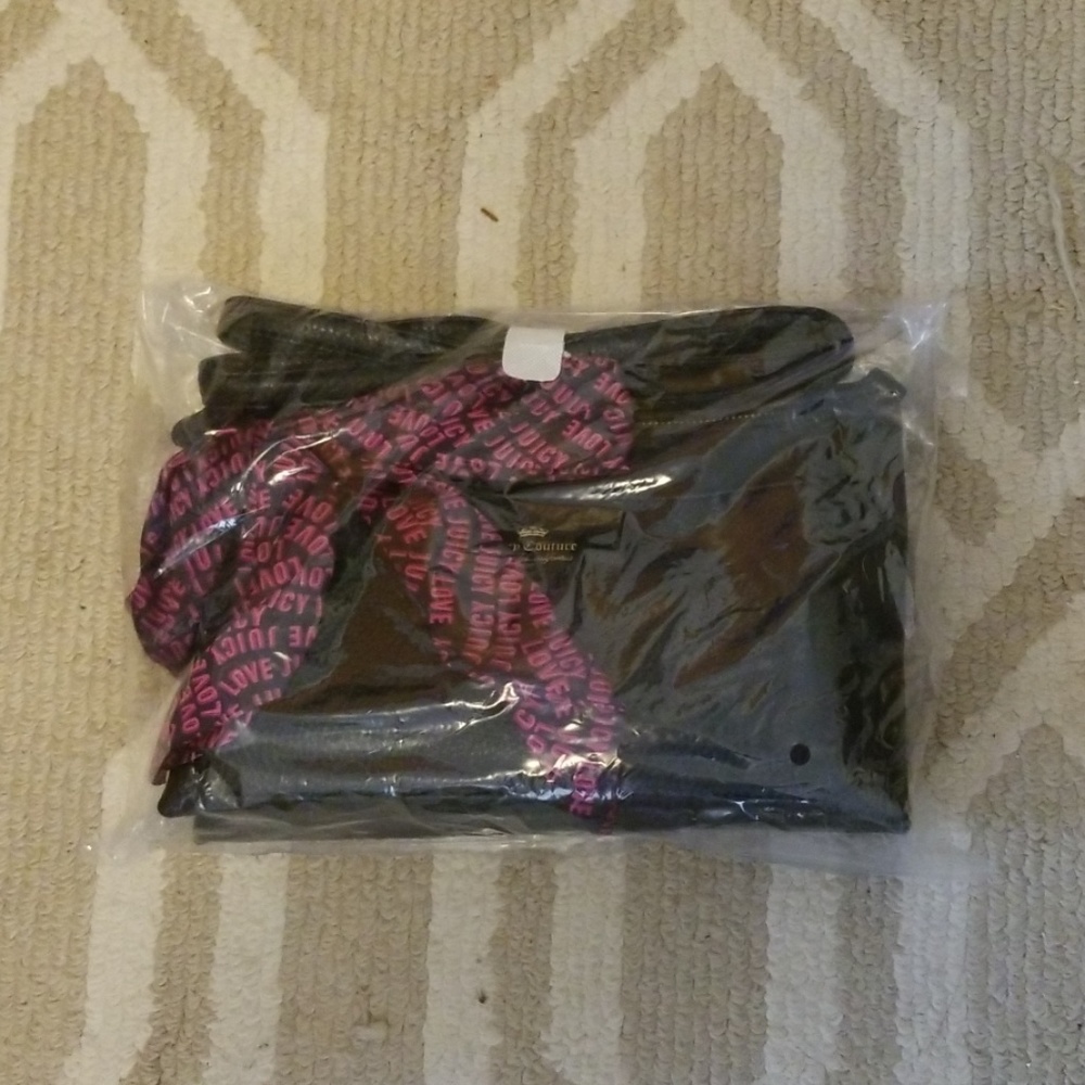 Juicy Couture Crossbody - Picture 4 of 4